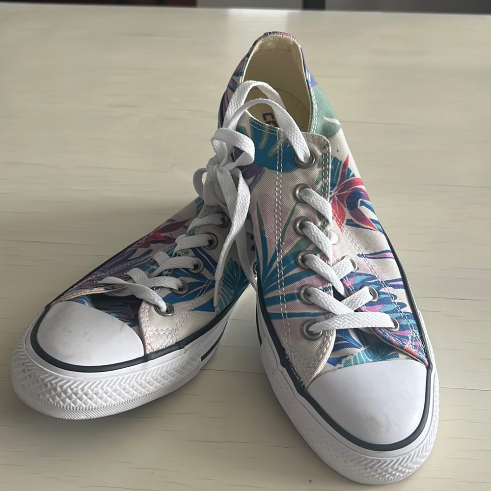 Converse All Stars Tropical print, never worn